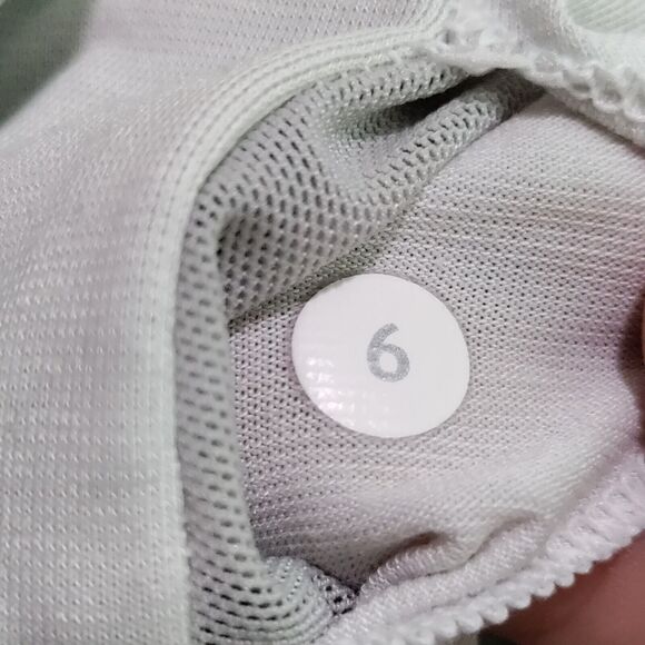 Lululemon Running In The City Mesh Tank Top Size 6 Floral White Multi Pistachio - Picture 8 of 12